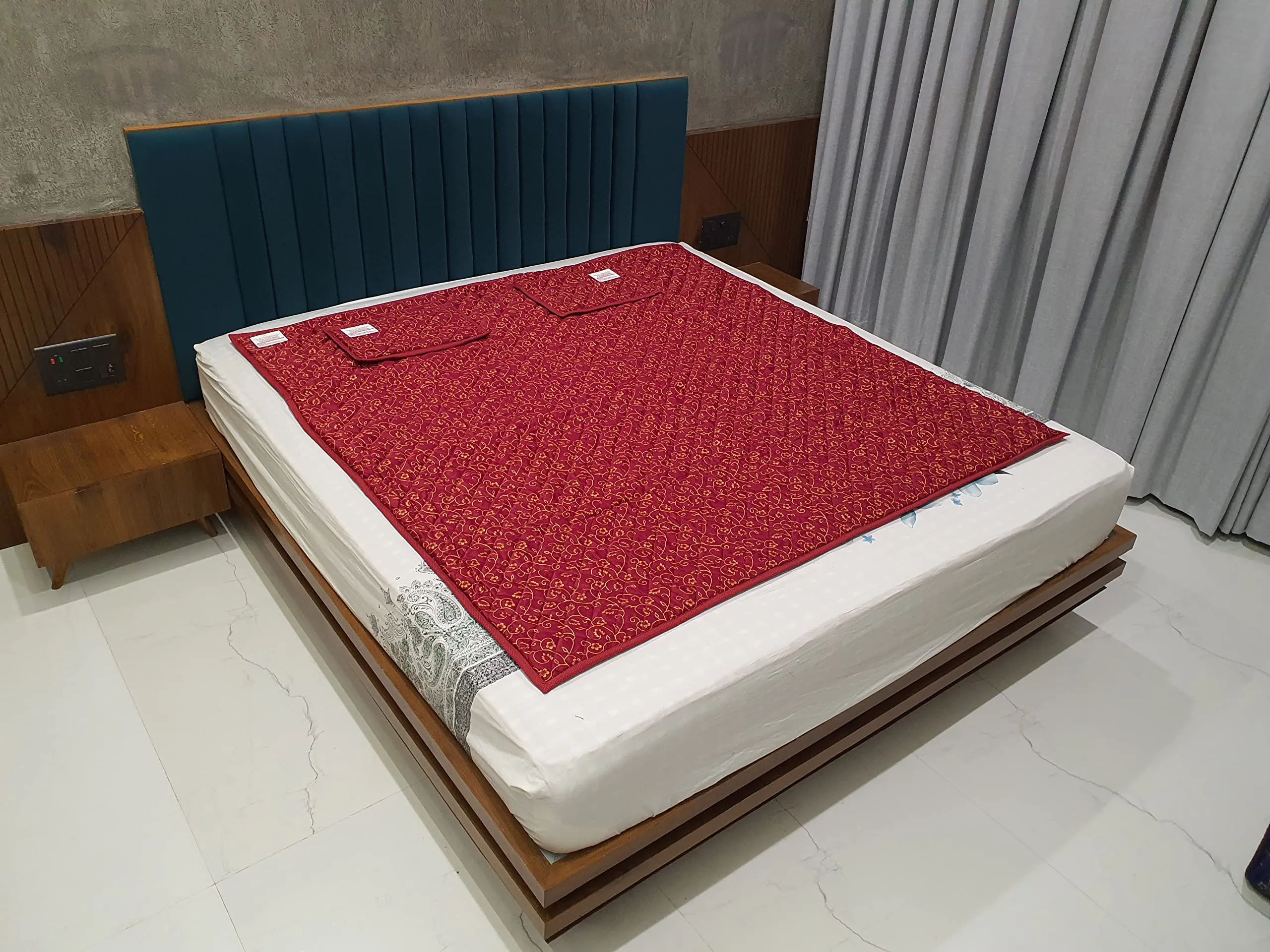 ATTILIO Bio Magnetic Mattress Topper/Pad | 300 GSM Knitted Jacquard Fabric Maroon Mattress Pad (6 x 6 feet)