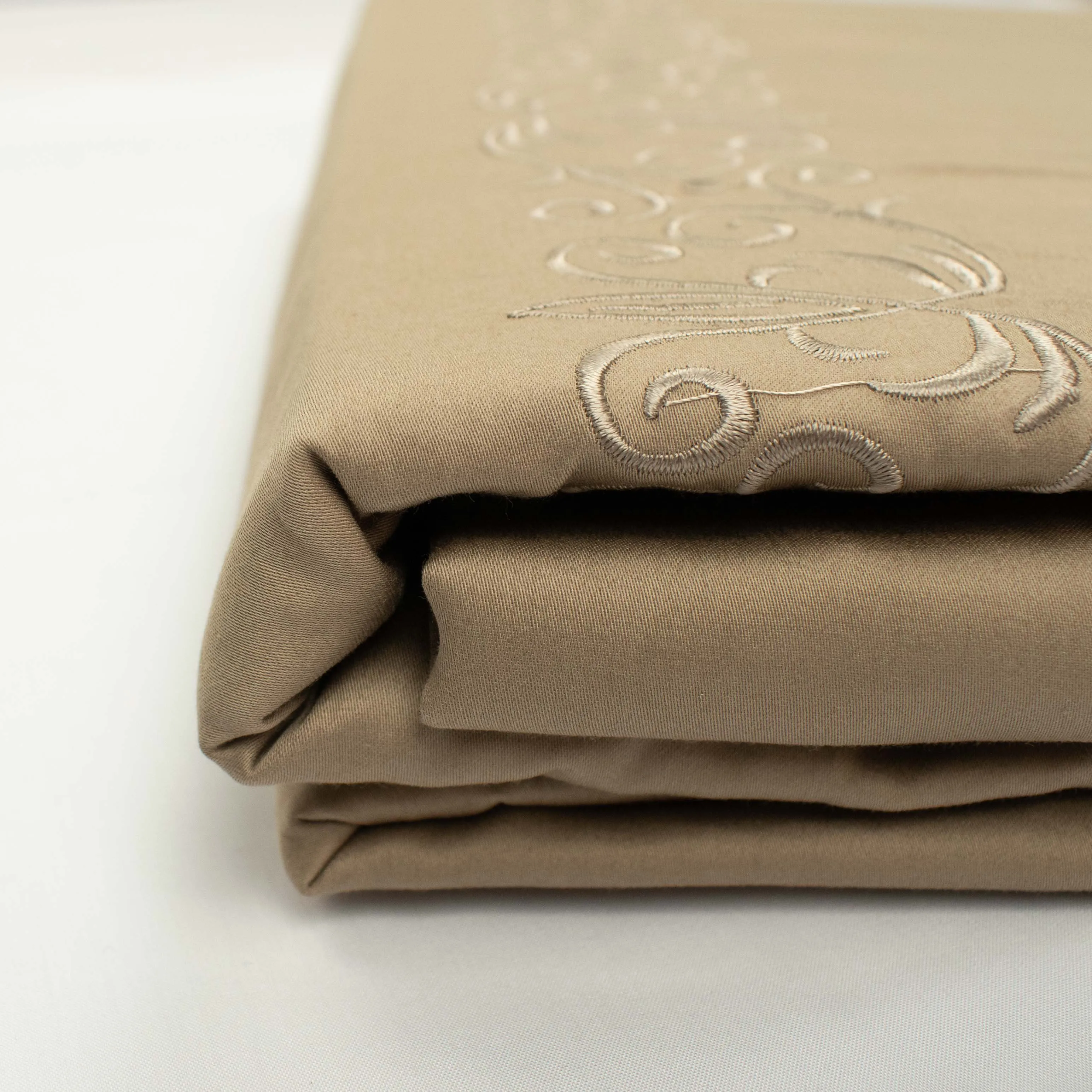 Cotton Sateen Embroidered Bed Sheet Set 550 Thread Count