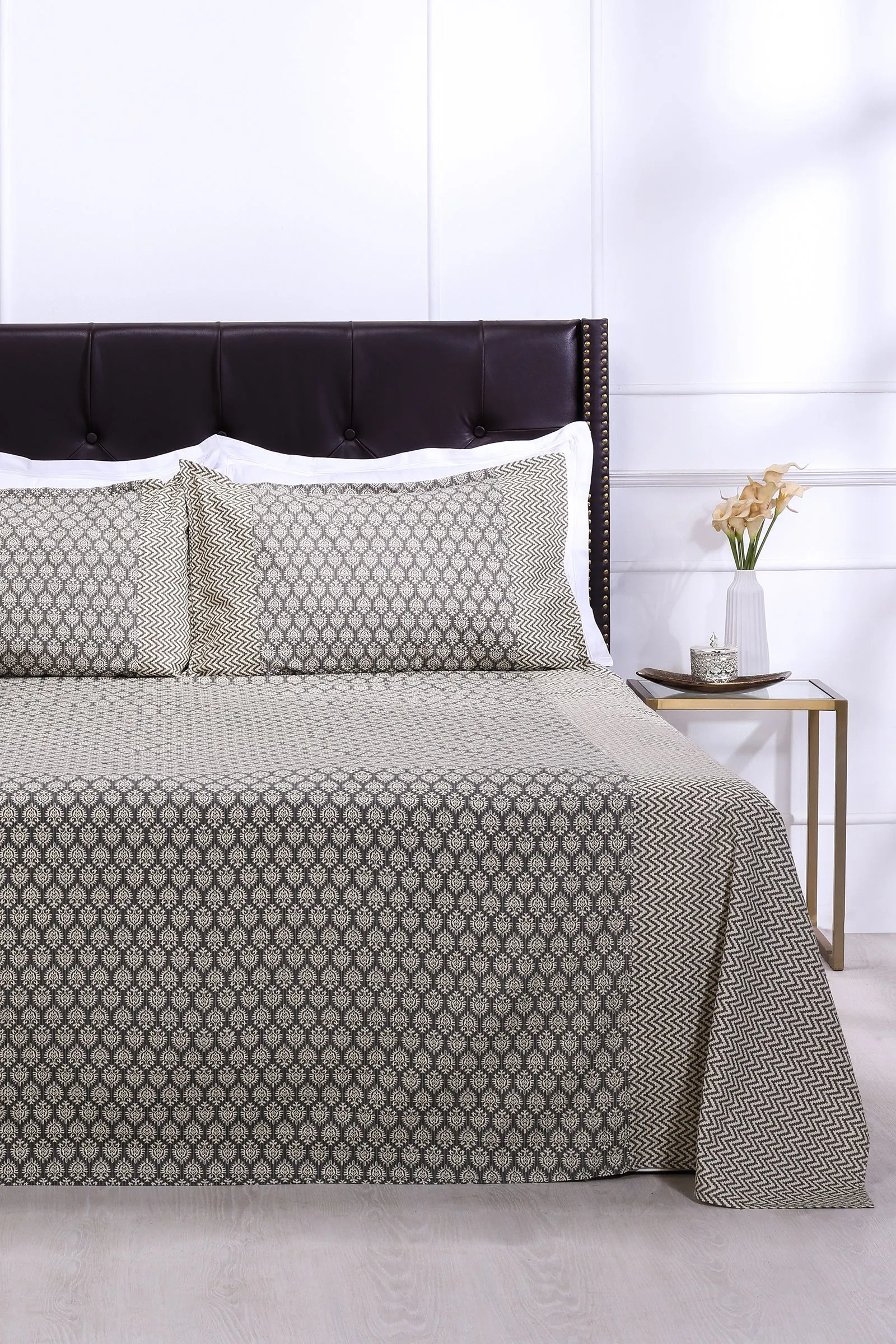 Rahat Megh Booti  Grey Cotton Bedsheet